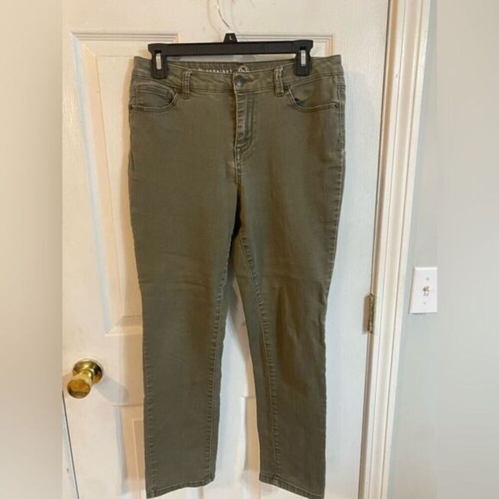 - Women’s W62 Olive Green Jeans Size‎ 10 Petite Classic Fit